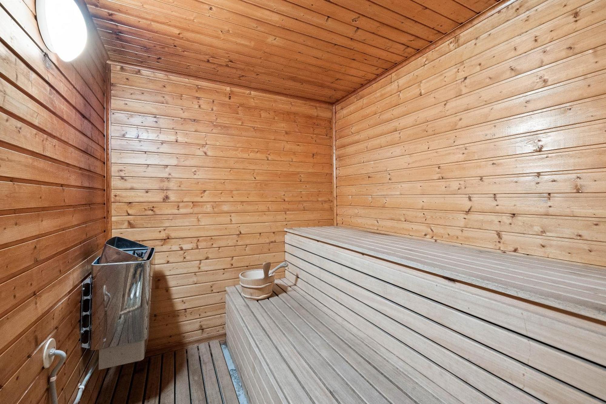 VENTURE VACATIONS-MASSIVE VILLA IN DOWNTOWN REYKJAVIK WITH A SAUNA ≡ ...